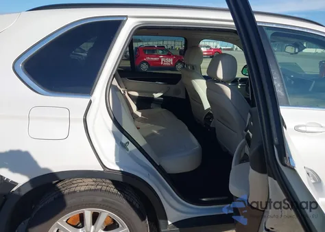 2015 BMW X5 xDrive35I z USA, uszkodzony, nr VIN 5UXKR0C57F0P03995